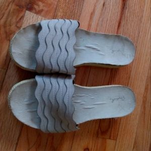 6/$20 Women's beige slide on mules. Size 10